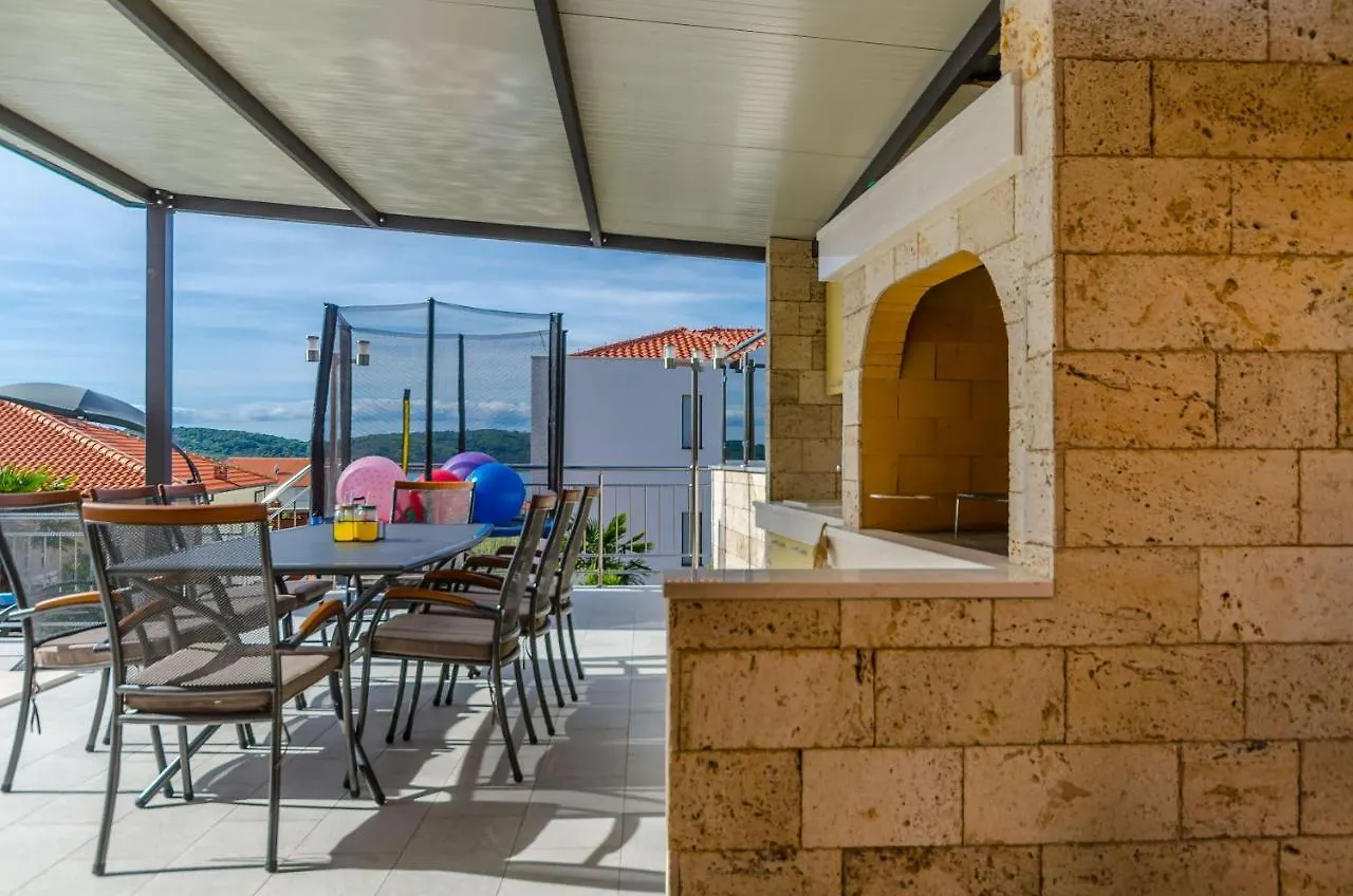 Villa Urban Trogir 0*,  Croacia